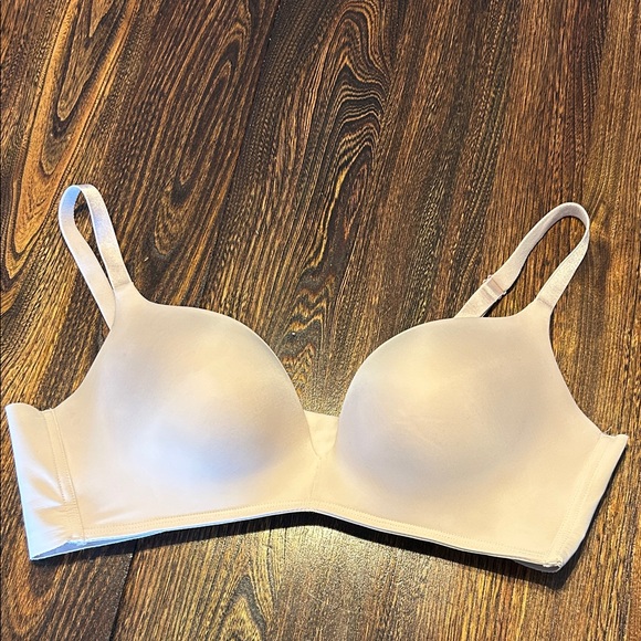 Maidenform Other - Maidenform Cream Bra